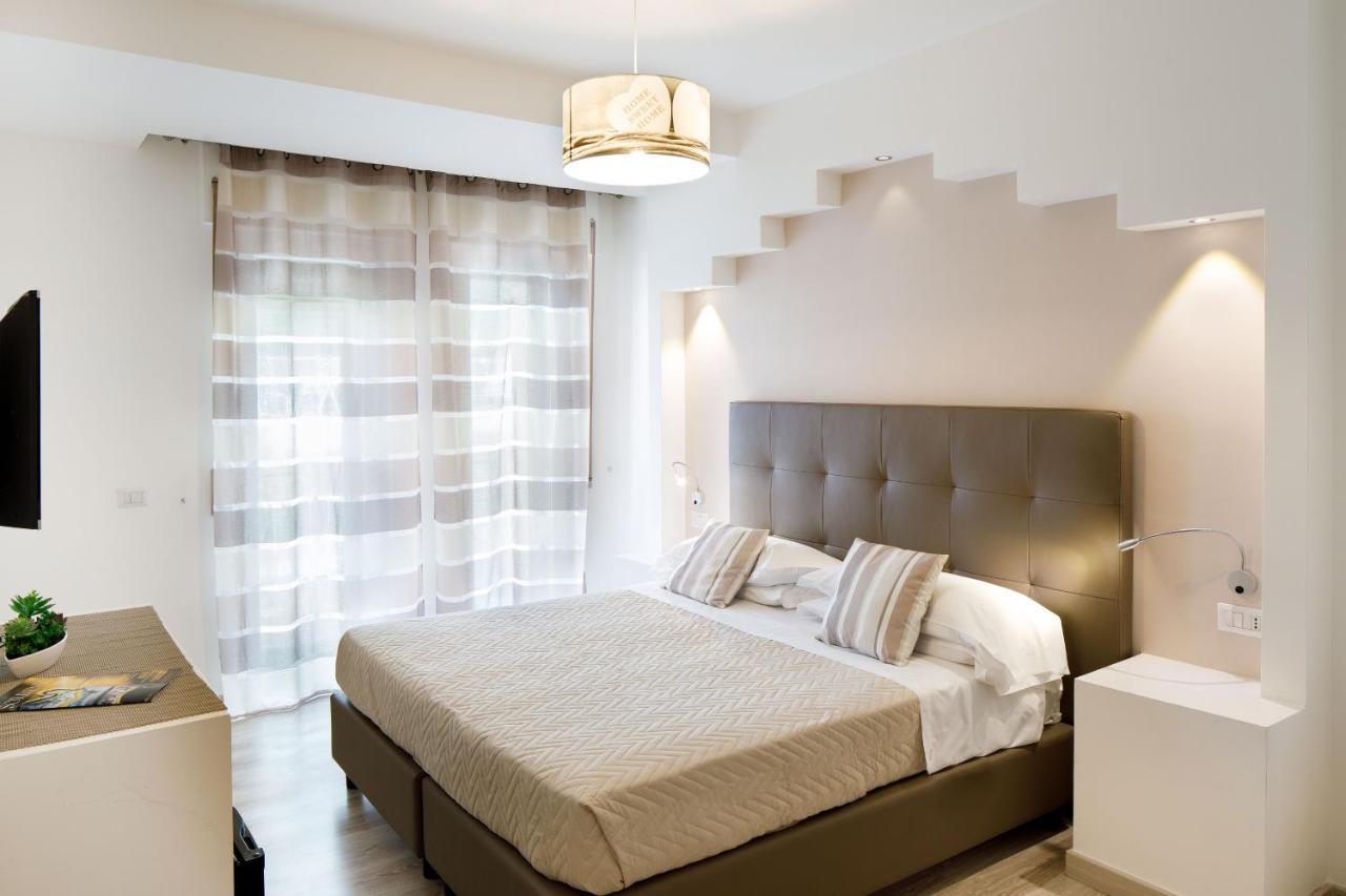 Sorrento Comfort Rooms Con Piscina ภายนอก รูปภาพ
