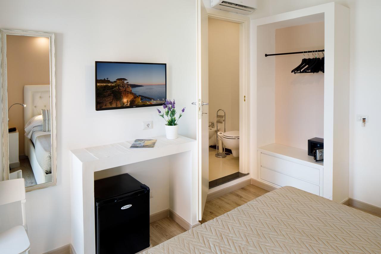 Sorrento Comfort Rooms Con Piscina ภายนอก รูปภาพ