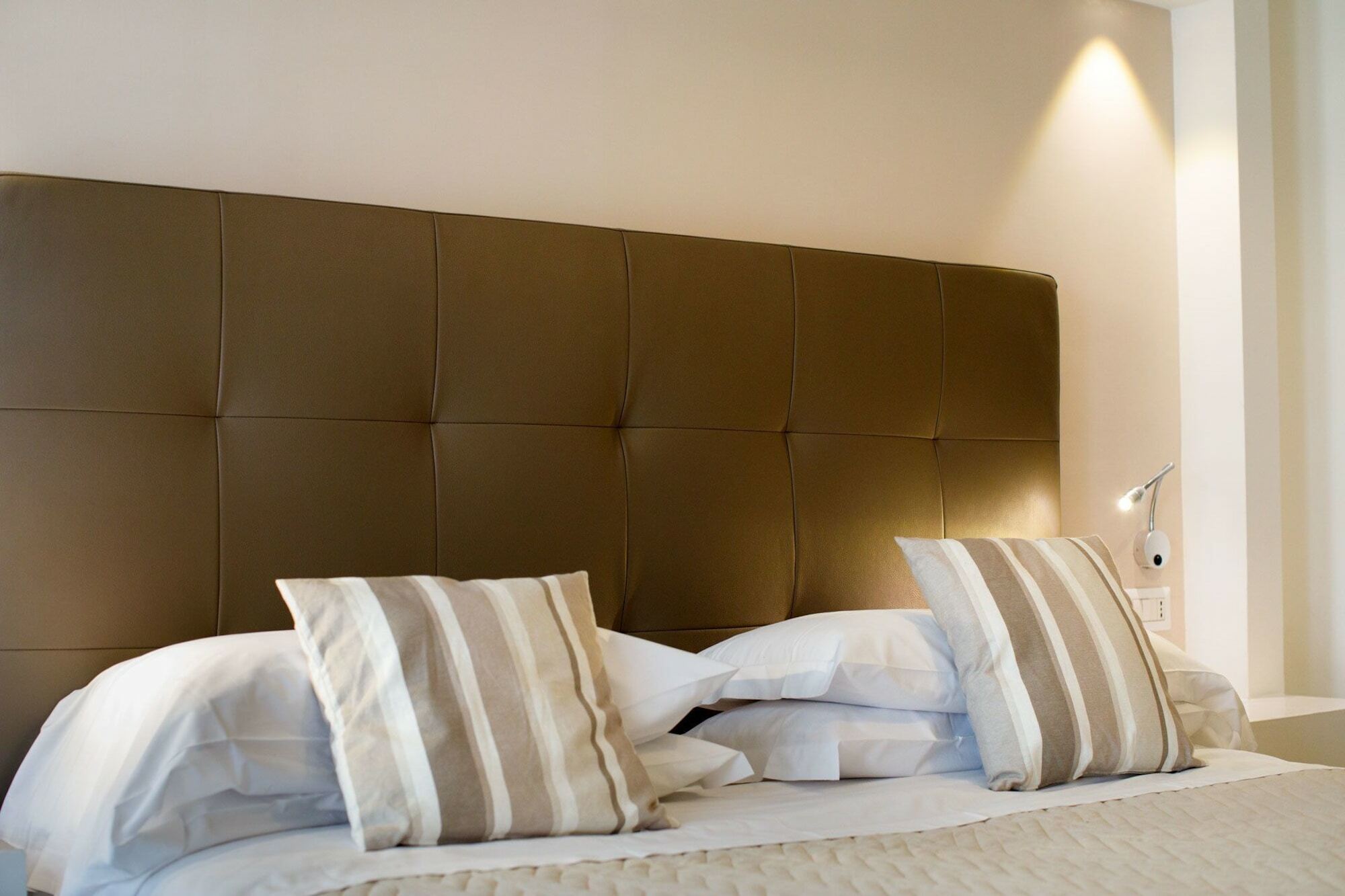 Sorrento Comfort Rooms Con Piscina ภายนอก รูปภาพ